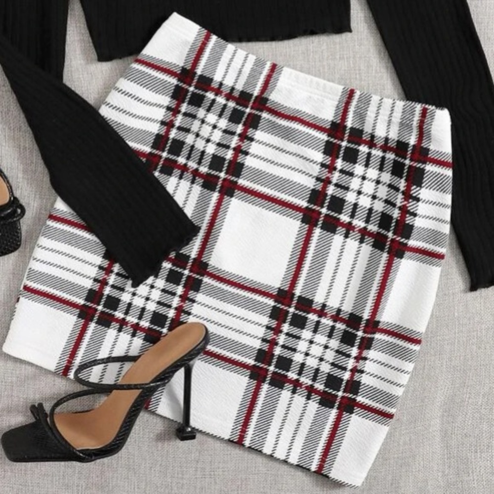 🟢 SHEIN Tartan Skirt 🟢